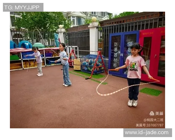 足球腐女的热血与梦想在绿茵场上交织成的青春故事